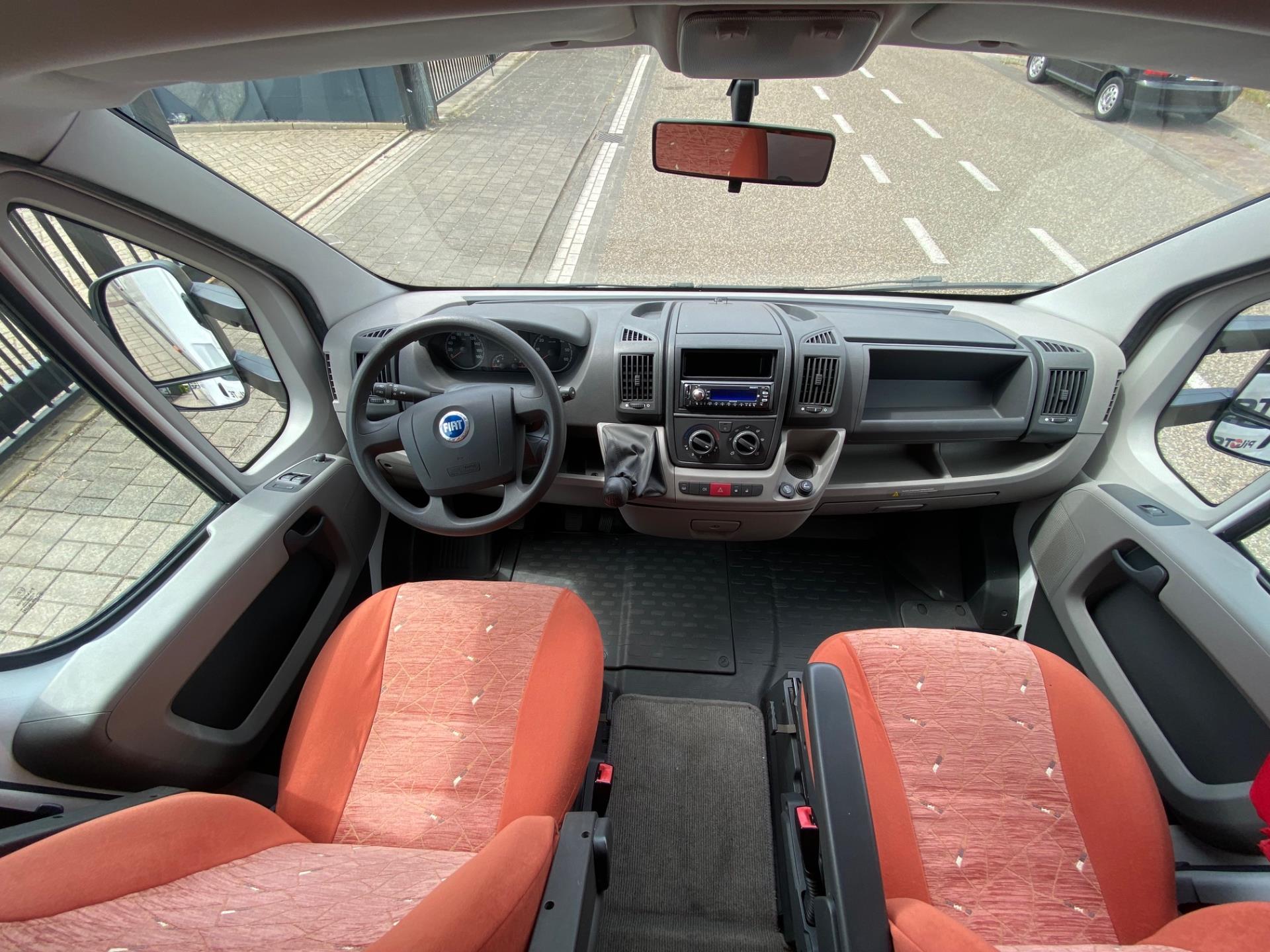 27495614-11.jpg